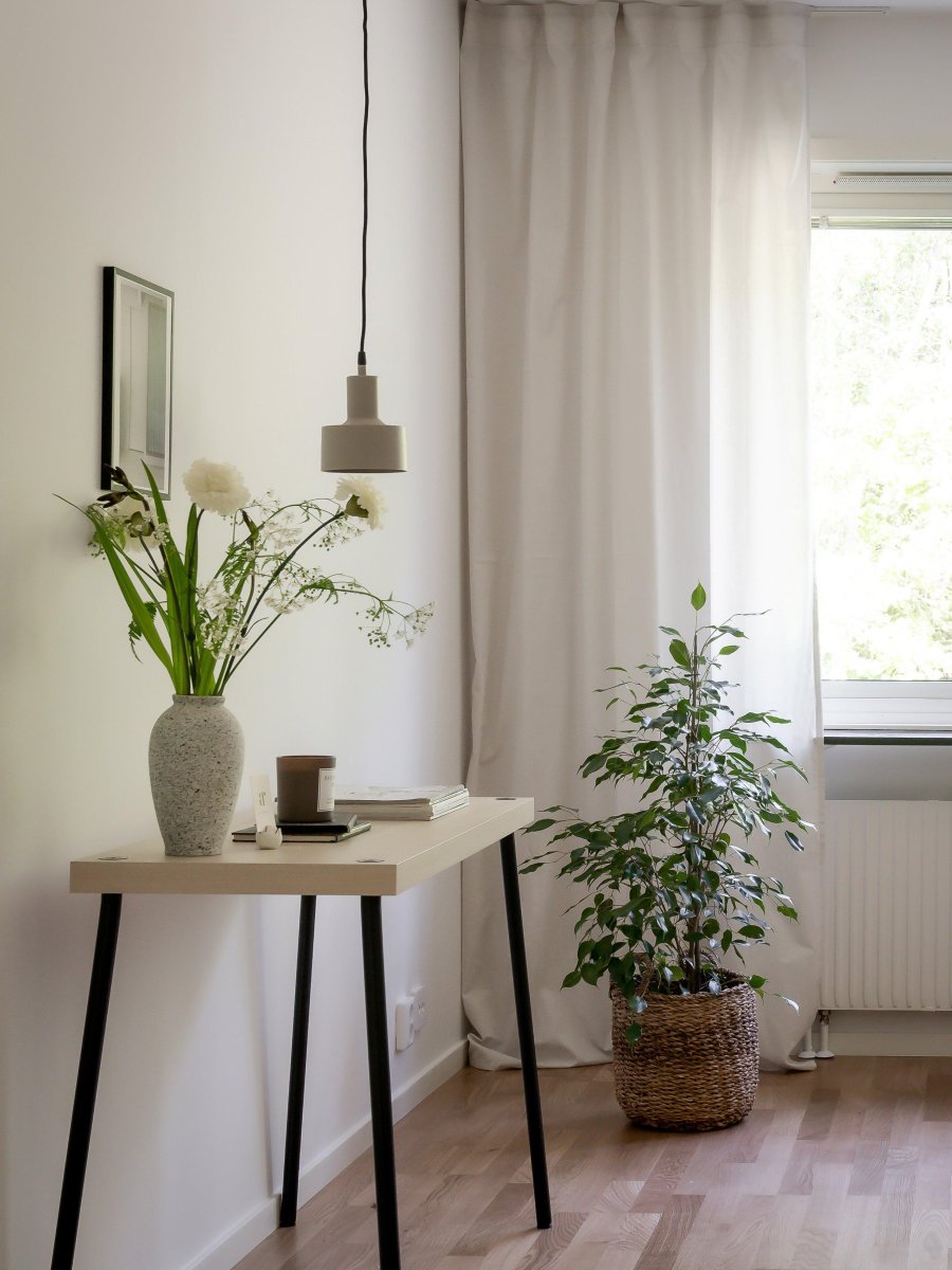 Solo Ø13 Beige lámpara de ventana De PR Home - Cable textil negro de 3,5 metros, soporte para colgar y enchufe de pared.
