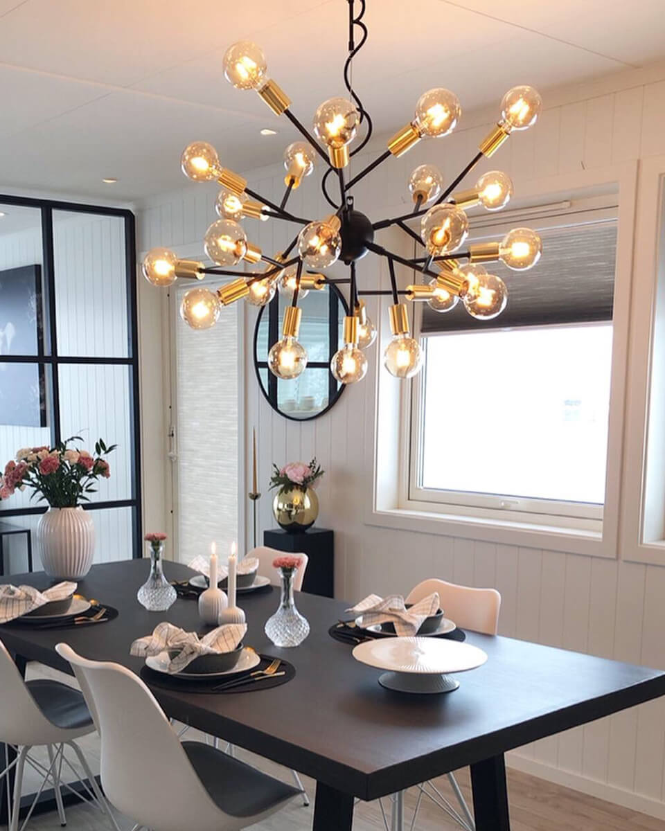 Heroes Ø80 Negro Lámpas de techo De By Rydéns - Heroes consta de m&uacute;ltiples brazos con un total de 24 bombillas y un casquillo E27.