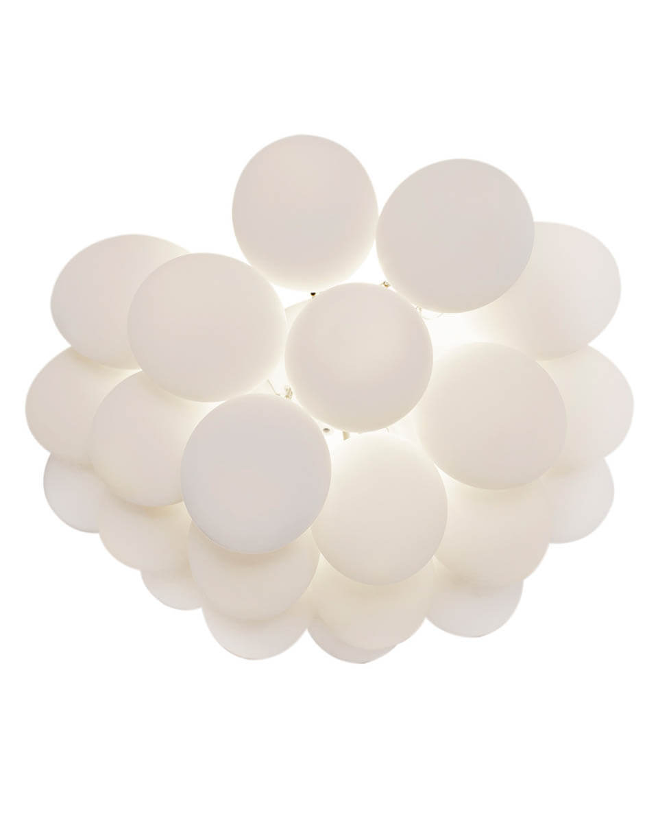 Gross Ø50 Blanco plafón De By Rydéns - La l&aacute;mpara de techo Gross se compone de 20 esferas de vidrio soplado a mano, cada una con un di&aacute;metro de 10 cm.