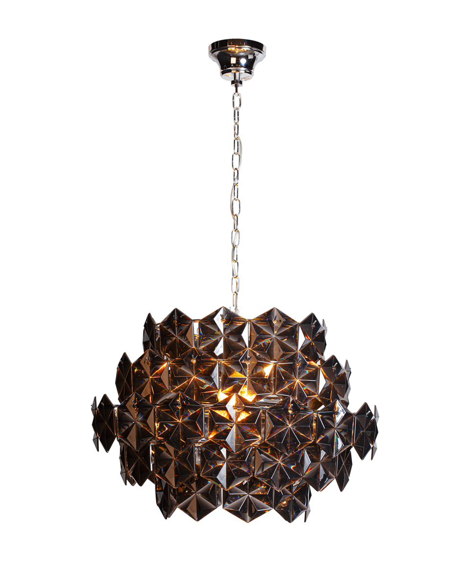 Monarque Ø58 Negro cristal De By Rydéns - La suspensión de cadena cromada realza su sofisticación y la convierte en un elegante punto focal sobre la mesa del comedor o en el salón.