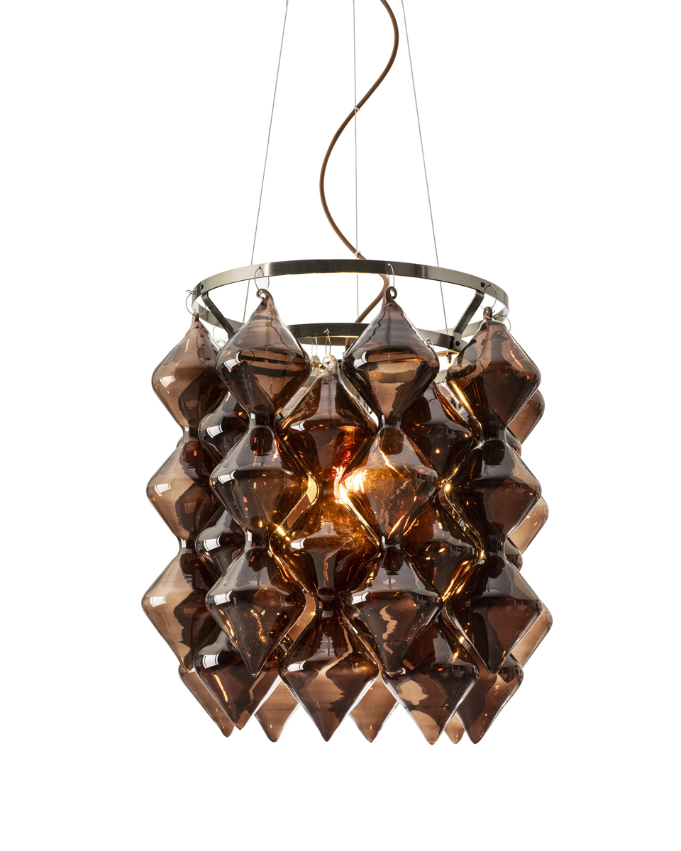 Gemma Ø45 Marrón Lámpas de techo De By Rydéns - Dise&ntilde;ada por Lisa Hilland, la l&aacute;mpara de techo Gemma es una pieza de dise&ntilde;o &uacute;nica, a la moda gracias a su cristal marr&oacute;n.