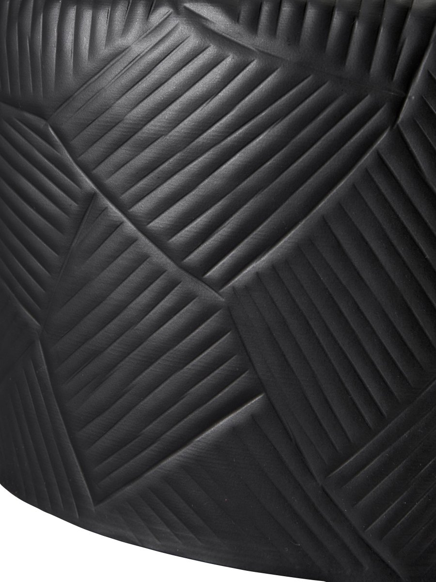 Ribble Ø25 Negro Lámpas de techo De PR Home - Cable de pl&aacute;stico negro de 1,5 m de longitud con cazoleta de techo para suspensi&oacute;n con gancho del mismo color que la pantalla.