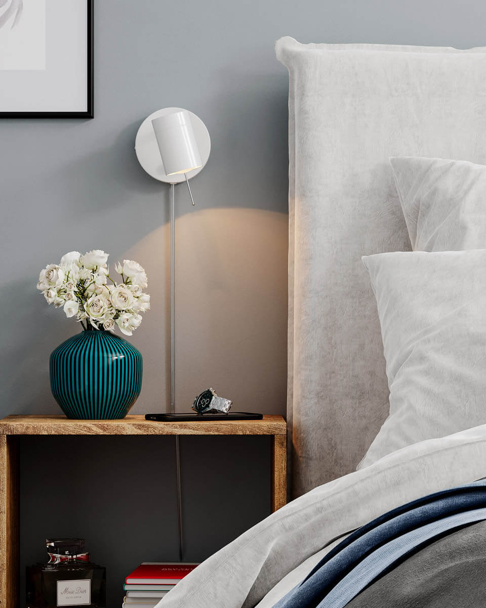 Correct Blanco lámpara de lectura De By Rydéns - La l&aacute;mpara de pared Correct es una luminaria elegante y minimalista con cabezal ajustable, que permite personalizar la iluminaci&oacute;n.
