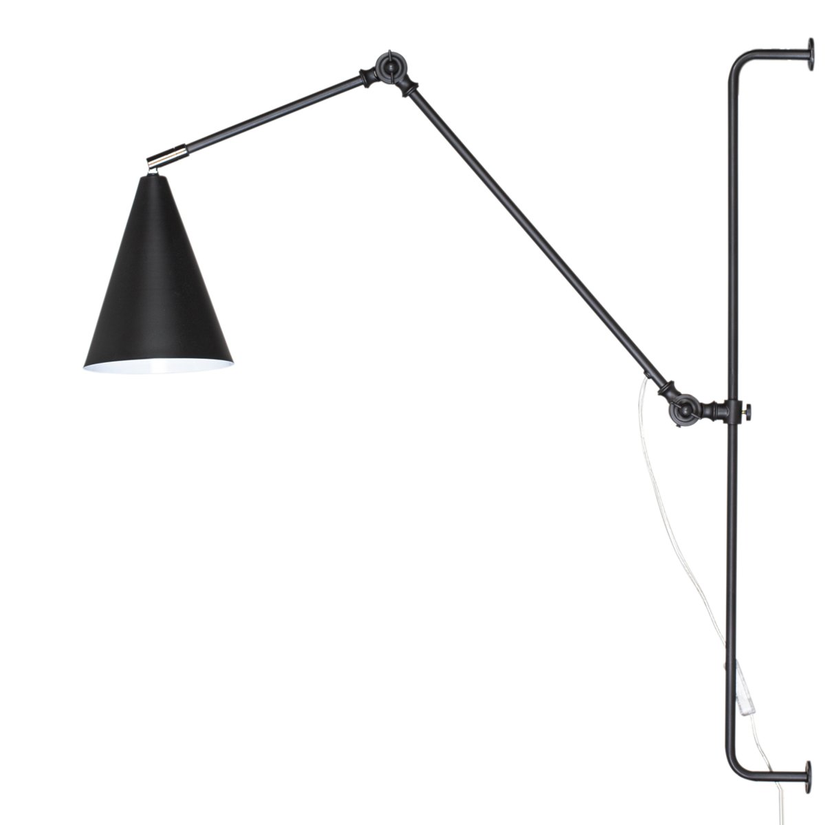 Yukon 78cm Negro mate lámpara de pared De By Rydéns - El diseño puntiagudo también se destaca y le ofrece una fuente de luz en la habitación que se destaca y crea un lenguaje de diseño moderno.