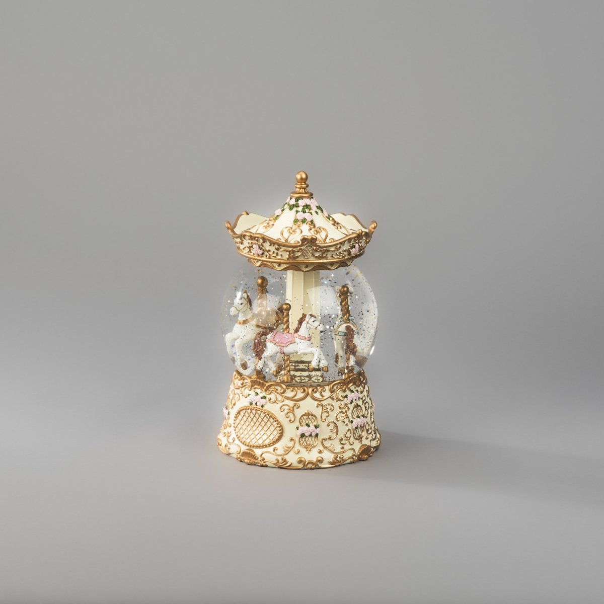 Farol con agua Carrusel Oro De Konstsmide - La linterna cuenta con un temporizador (5 horas encendida, 19 horas apagada, repetici&oacute;n) para un uso f&aacute;cil y pr&aacute;ctico.