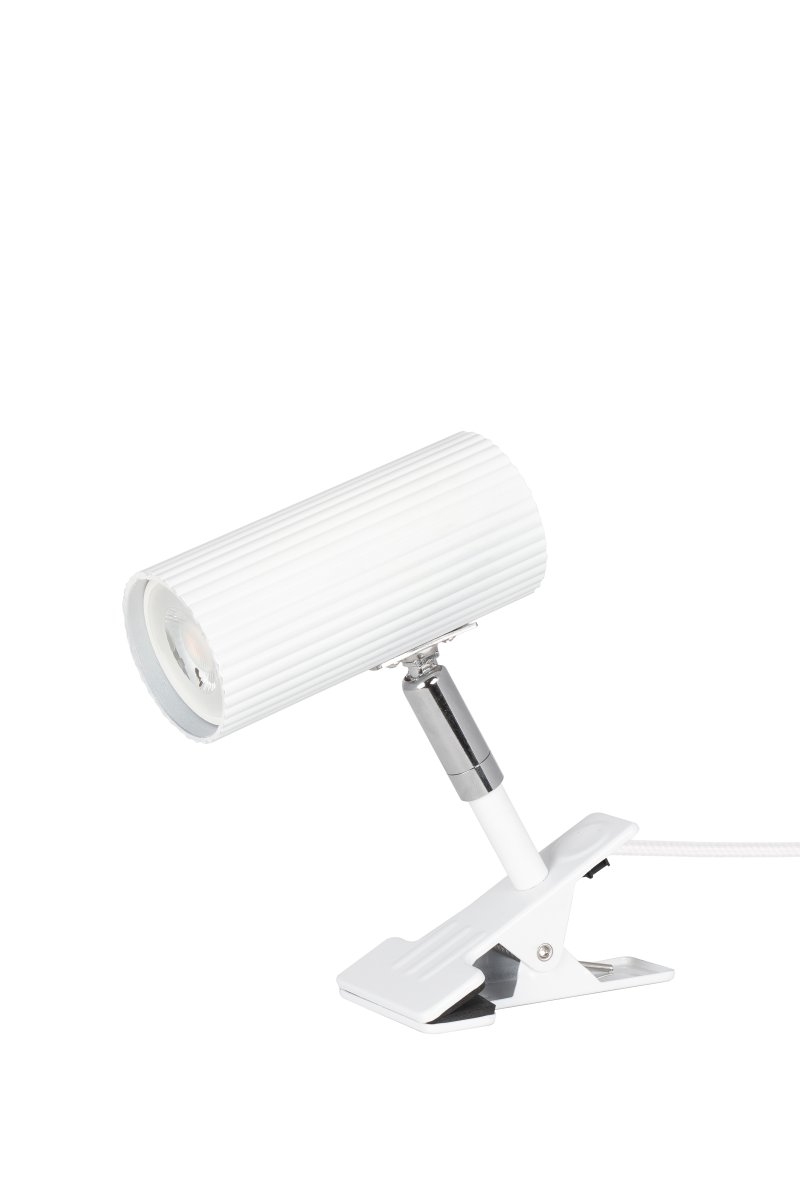 Hubble Blanco lámpara de pinza De Globen Lighting - La lámpara de pinza Hubble, con su pinza y pantalla metálica acanalada, es una lámpara práctica y moderna.