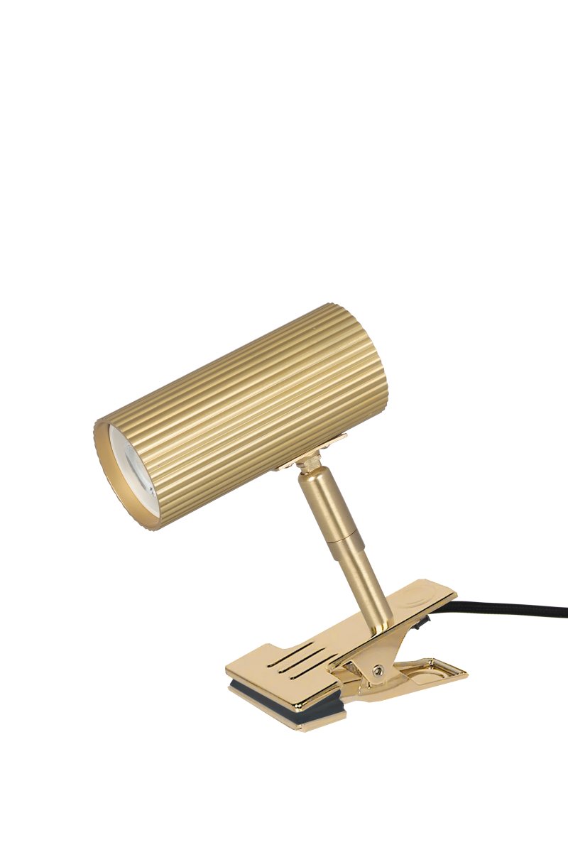 Hubble Latón cepillado lámpara de pinza De Globen Lighting - La l&aacute;mpara de pinza Hubble, con su pinza y pantalla met&aacute;lica acanalada, es una l&aacute;mpara pr&aacute;ctica y moderna.