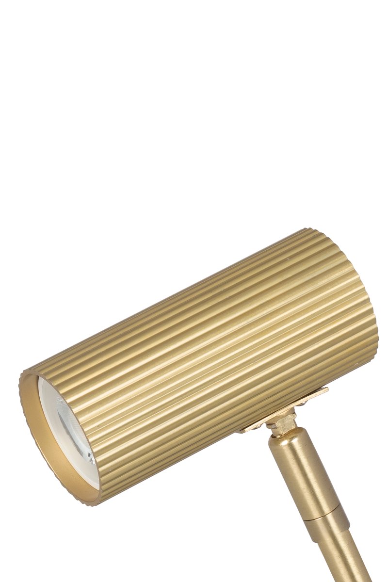 Hubble Latón cepillado lámpara de pinza De Globen Lighting - La l&aacute;mpara de pinza Hubble, con su pinza y pantalla met&aacute;lica acanalada, es una l&aacute;mpara pr&aacute;ctica y moderna.