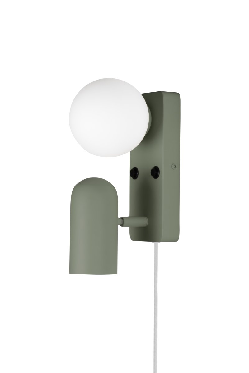 Doppio 25cm Verde musgo lámpara de lectura De Globen Lighting - Doppio es una versátil lámpara de pared que ilumina tu hogar con sus dos fuentes de luz.