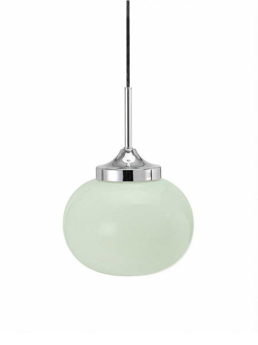 Elsy Ø18 Verde lámpara de ventana De PR Home - La pantalla de cristal artesanal en un suave verde salvia le confiere a cada l&aacute;mpara un car&aacute;cter &uacute;nico, mientras que los detalles met&aacute;licos cromados aportan un elegante contraste.