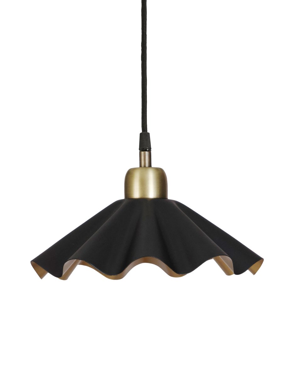 Aira Ø25 Negro lámpara de ventana De PR Home - La l&aacute;mpara de ventana Aira es ideal para quienes desean crear un ambiente armonioso y exclusivo en su hogar, desde la sala de estar y el dormitorio hasta el pasillo y la oficina en casa.