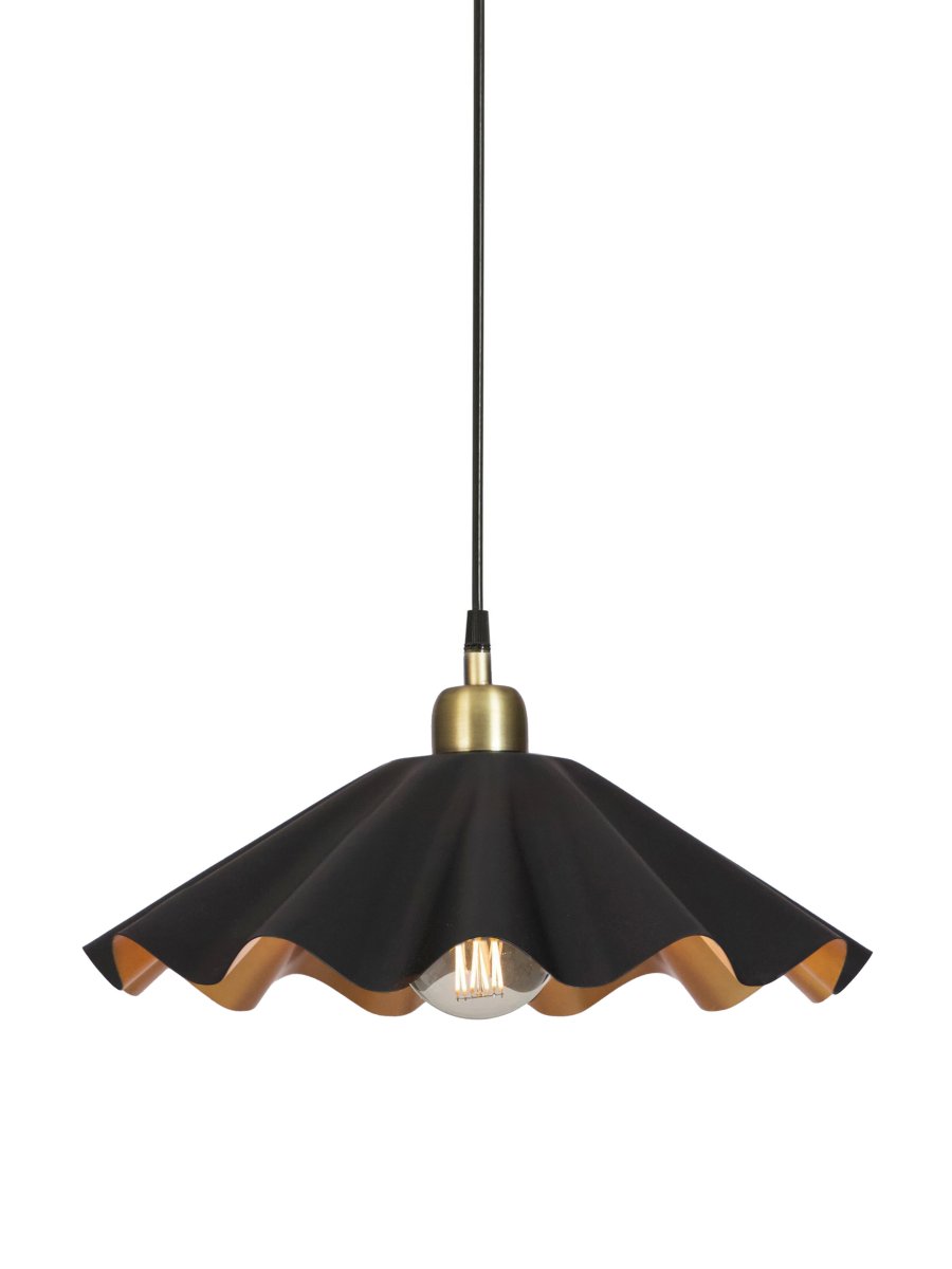 Aira Ø40 Negro Lámpas de techo De PR Home - La l&aacute;mpara proporciona una luz c&aacute;lida y acogedora, ideal para colocar sobre una mesa de comedor o de centro.