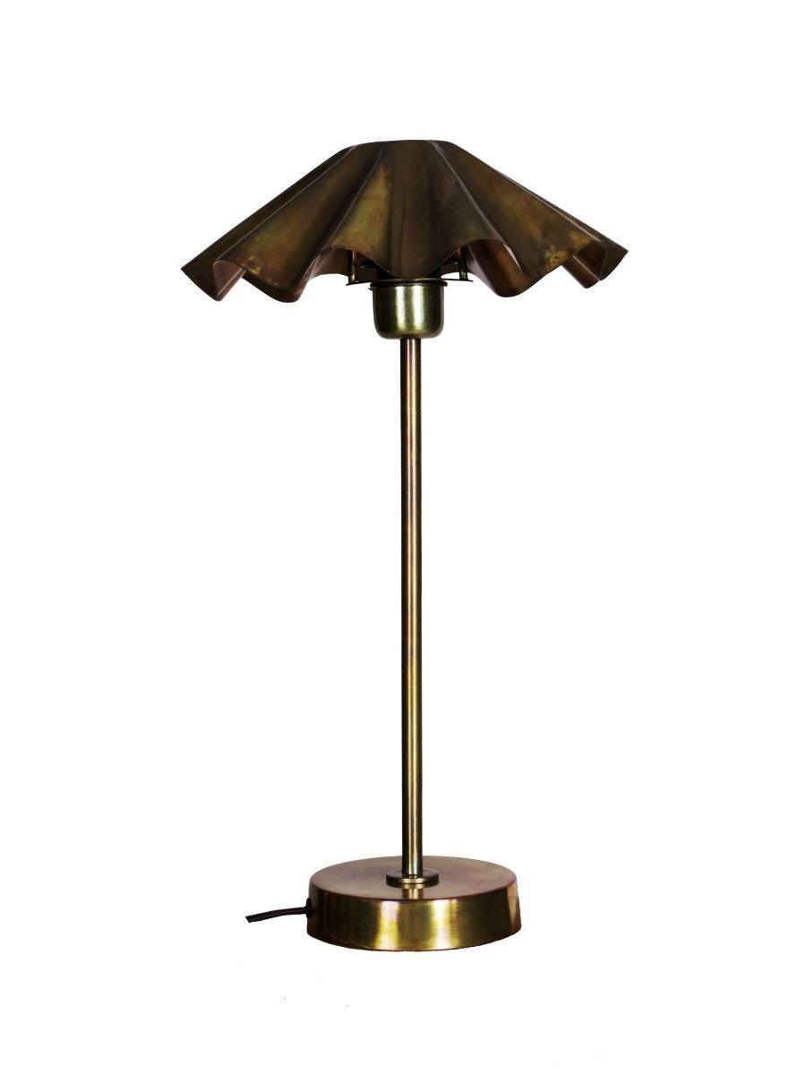 Aira 46cm Latón lámpara de mesa De PR Home - Dale un toque de estilo a tu hogar con esta l&aacute;mpara de mesa de metal y su llamativo acabado pulido.