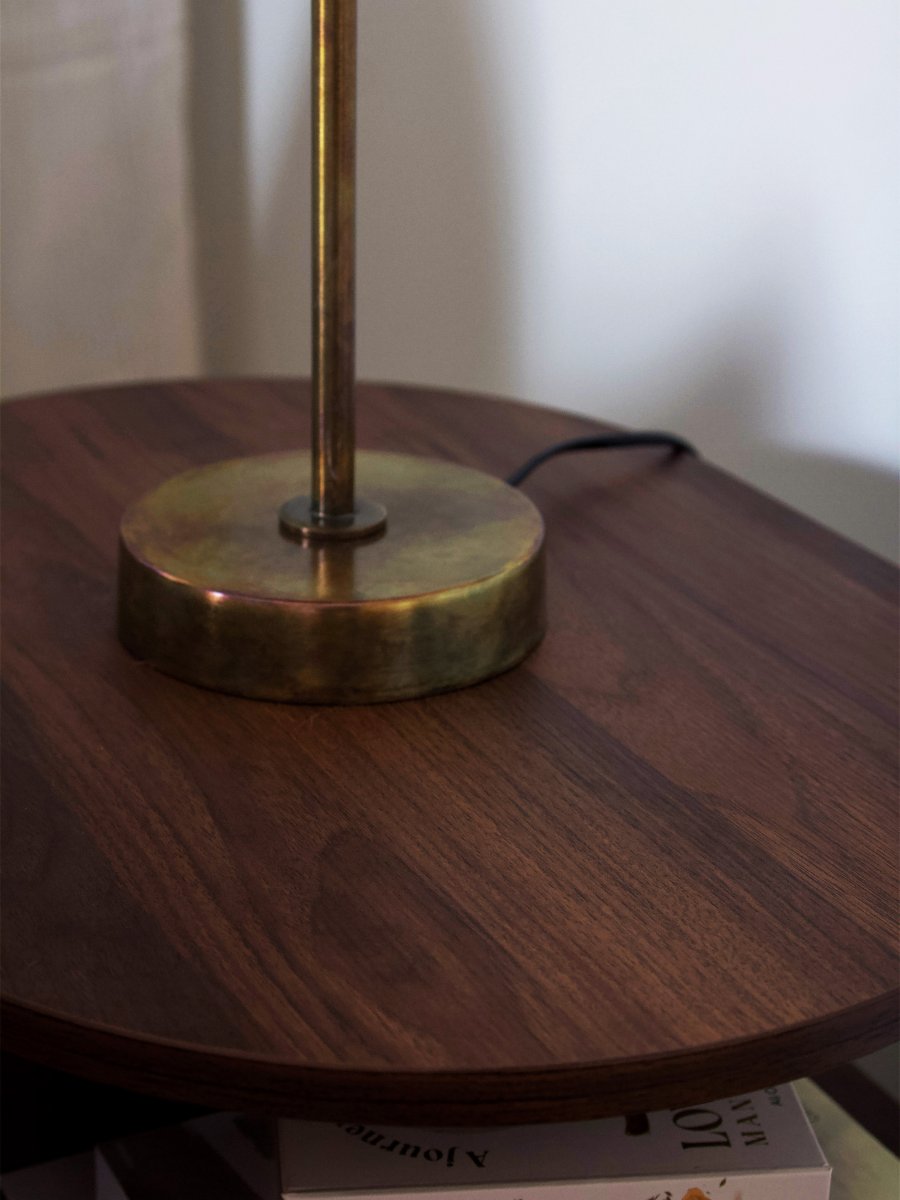 Aira 46cm Latón lámpara de mesa De PR Home - Dale un toque de estilo a tu hogar con esta l&aacute;mpara de mesa de metal y su llamativo acabado pulido.