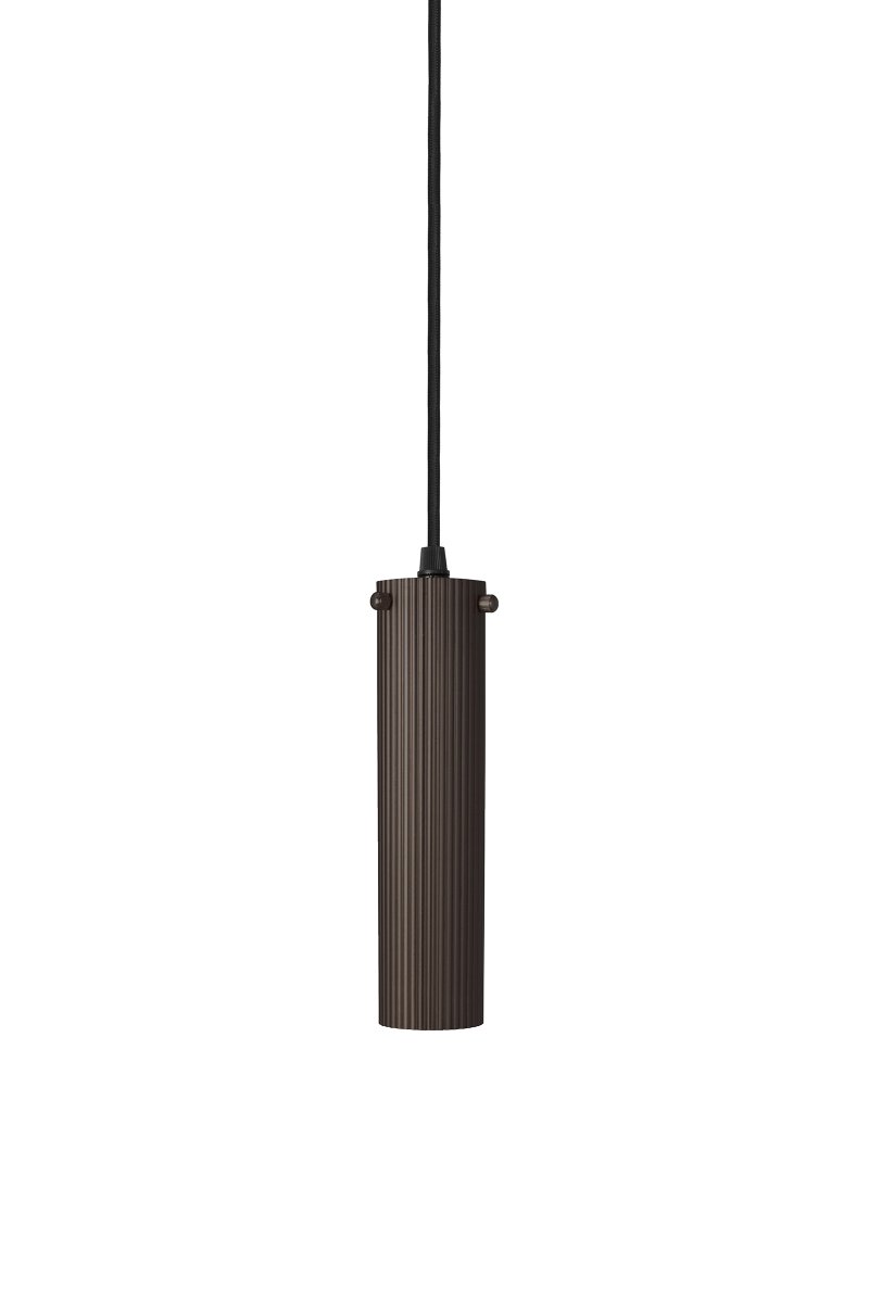 Hubble Ø6 Bronce lámpara de ventana De Globen Lighting - Incluye un cable textil negro de 3,5 m, un interruptor y un enchufe.