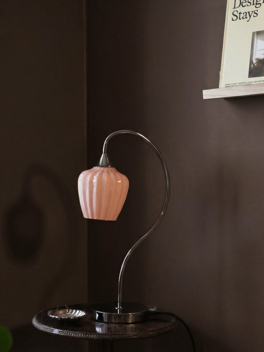 Amalfi 50cm Albaricoque lámpara de mesa De PR Home - La pantalla de malla proporciona una luz agradable, convirtiendo a Amalfi en una l&aacute;mpara de mesa decorativa ideal para una mesa auxiliar, un escritorio o una mesita de noche.