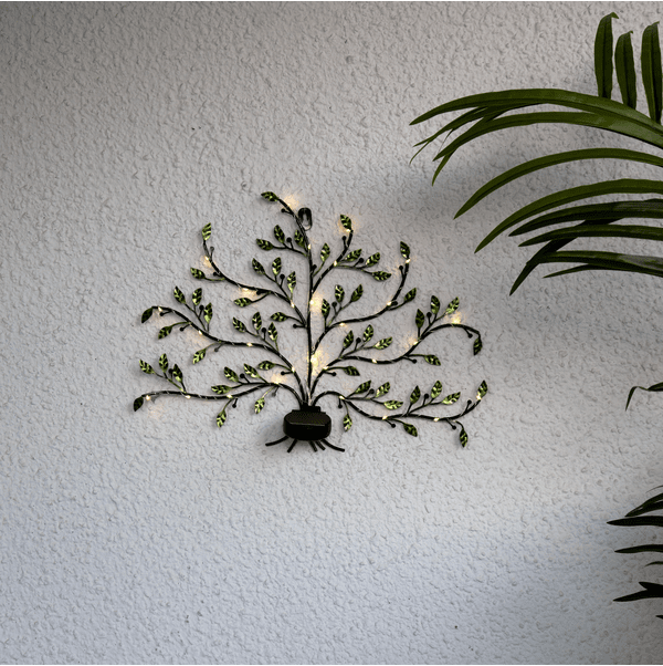 Tree of life Verde lámpara solar De Star Trading - Decoraci&oacute;n de pared solar con forma de &Aacute;rbol de la Vida met&aacute;lico con hojas verdes decorativas.