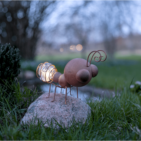 Oxida Óxido lámpara solar De Star Trading - el panel durante el d&iacute;a para cargar de forma &oacute;ptima la bater&iacute;a incluida.