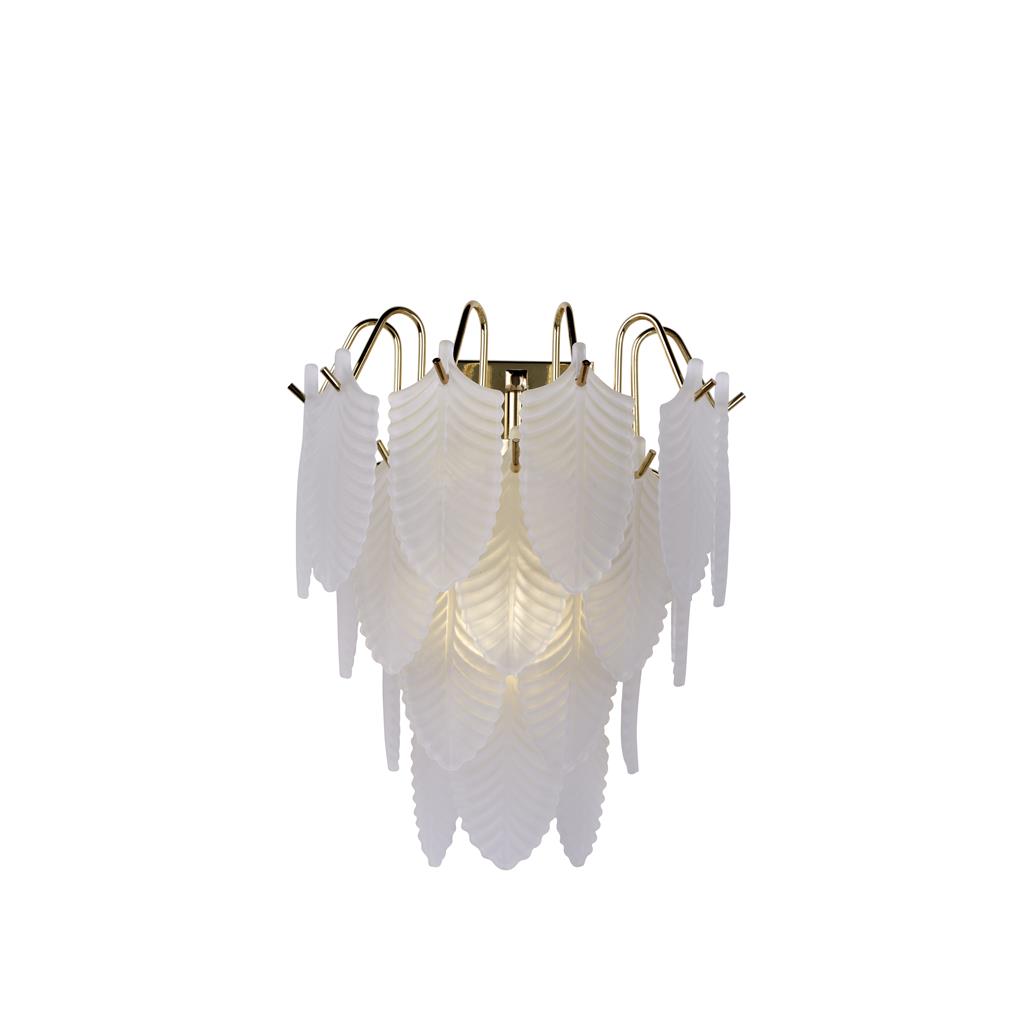 Feather 25cm Blanco/latón lámpara de pared De Searchlight - Los elementos decorativos de vidrio capturan y difunden suavemente la luz, creando una luz c&aacute;lida y acogedora y un vibrante juego de luces en la pared.