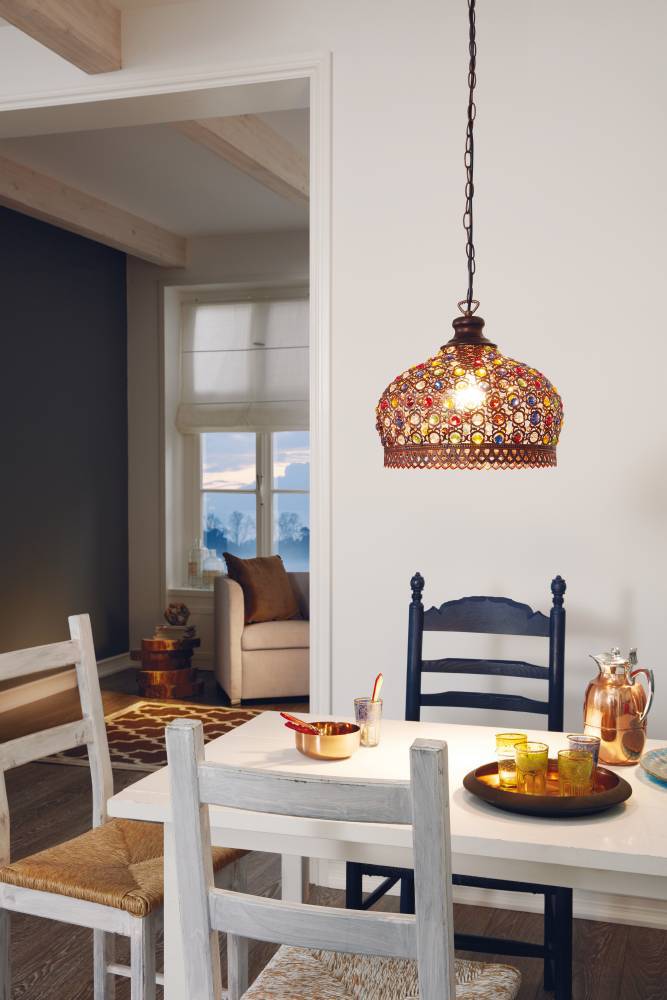 Jadida Ø33 Cobre antiguo Lámpas de techo De Eglo - Este tipo de iluminación puede crear un juego de luz cálido y acogedor a través de sus detalles coloridos, lo que la hace perfecta para crear un ambiente acogedor en salas de estar, comedores u otros espacios comunes donde se desea una iluminación tanto decorativa como funcional.