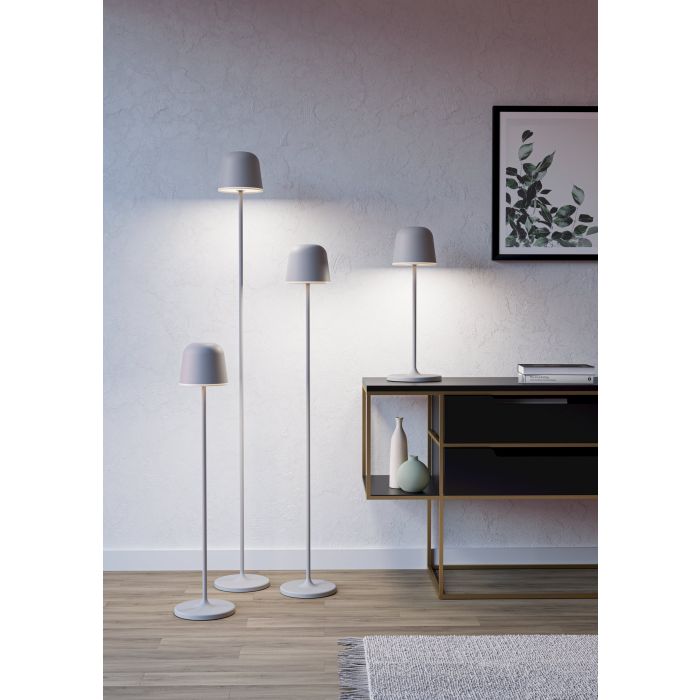Mannera 140cm Gris portátil De Eglo - La lámpara se puede cargar fácilmente mediante el cable USB incluido y ofrece una gran flexibilidad, ya que también se puede utilizar sin estar conectada a una toma de corriente.