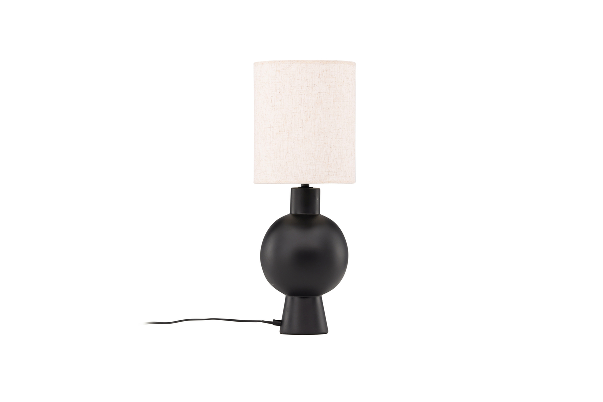 Mysterna 55cm Negro lámpara de mesa De Venture Design - La l&aacute;mpara tiene una base de hormig&oacute;n negro que armoniza perfectamente con la pantalla hecha de tela de lino beige de moda.