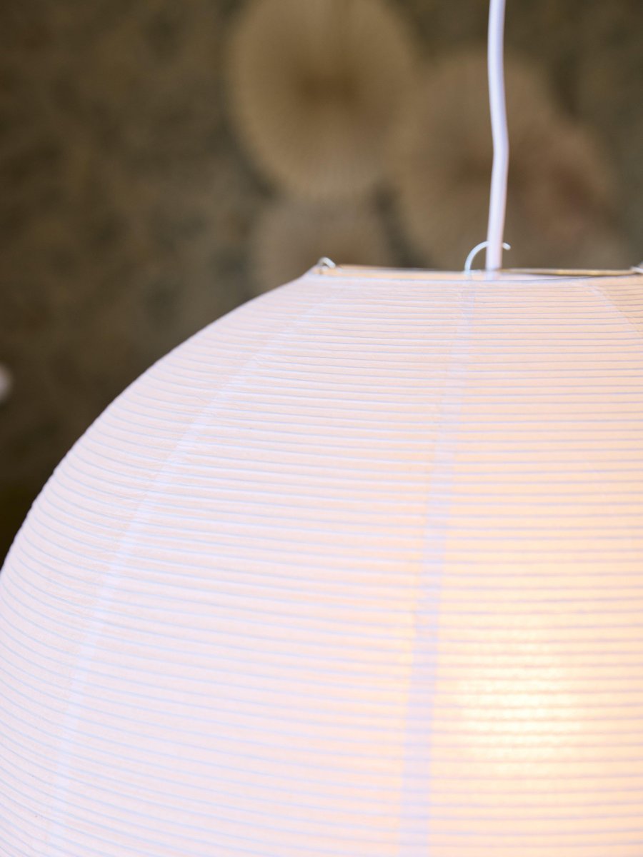 Haru Pantalla Excl. Colgante Ø50 Blanco Lámpas de techo De PR Home - Pantalla de l&aacute;mpara Haru hecha de papel de arroz con alambre de metal denso e irregular que crea un hermoso patr&oacute;n.