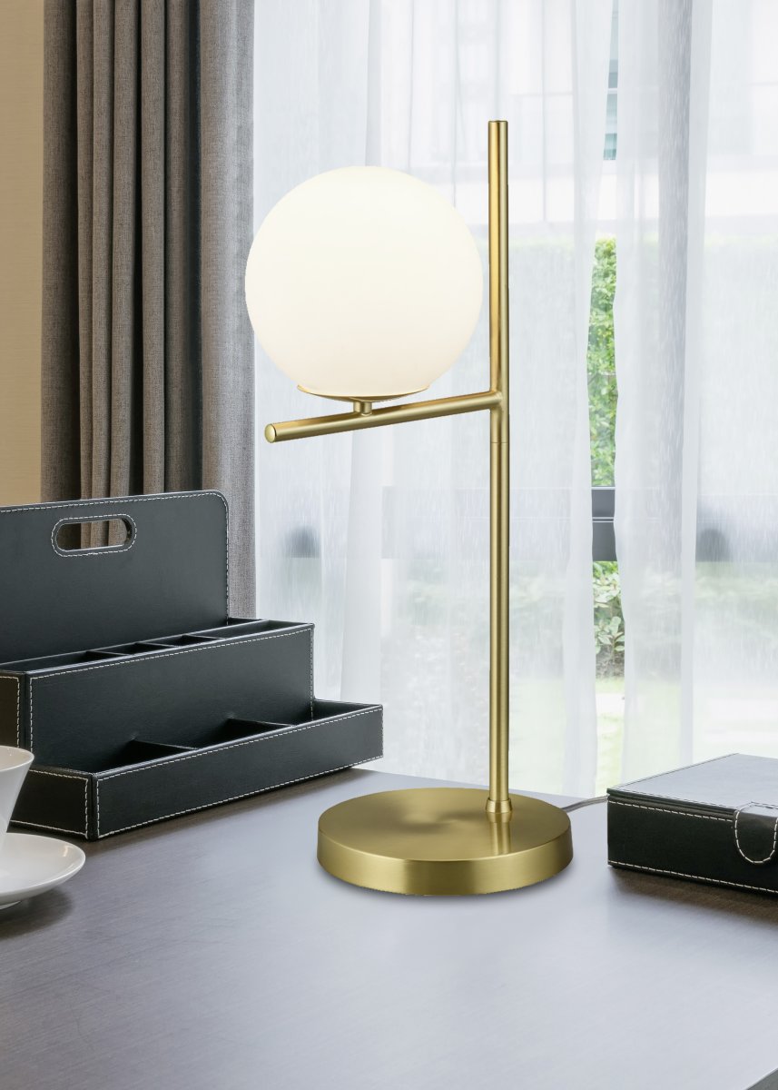 Pure 52cm Latón mate lámpara de mesa De Trio Lighting - Ya sea que prefieras un estilo de diseño interior claro y sencillo o uno más divertido, la lámpara de mesa PURE establece acentos decorativos y agrega un toque de elegancia a cualquier interior.