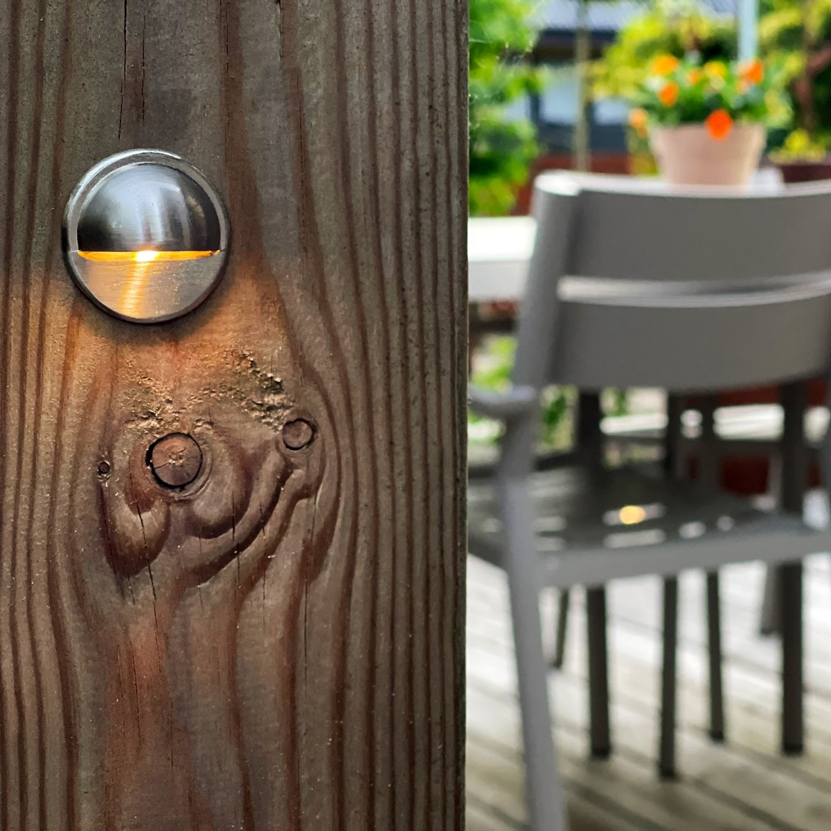 Aries 4 Plata De Lightson - Aries es una hermosa y peque&ntilde;a l&aacute;mpara que se puede colocar en rellanos de escaleras y bordes de terrazas.