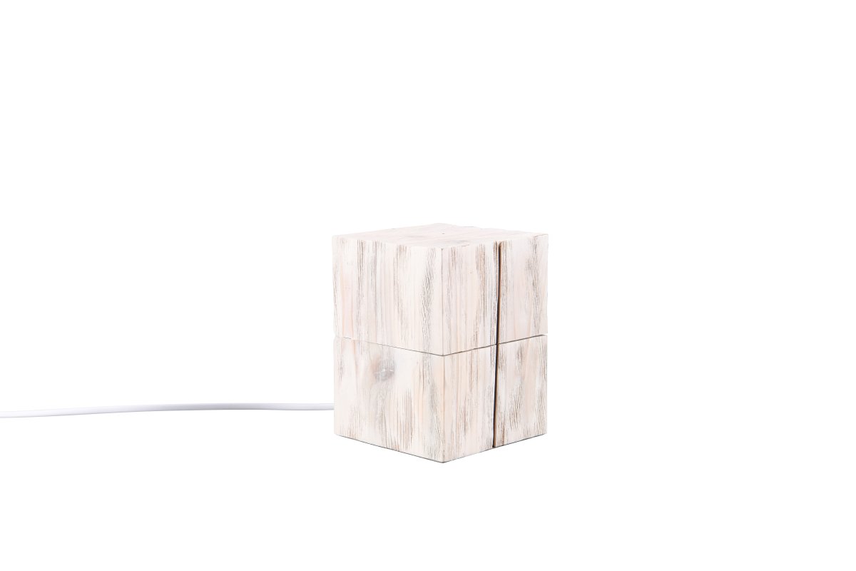 Treasure 16cm Blanco lámpara de mesa De Trio Lighting - Un interruptor de puerta enciende autom&aacute;ticamente la l&aacute;mpara cuando se abre la tapa y permanece encendida.