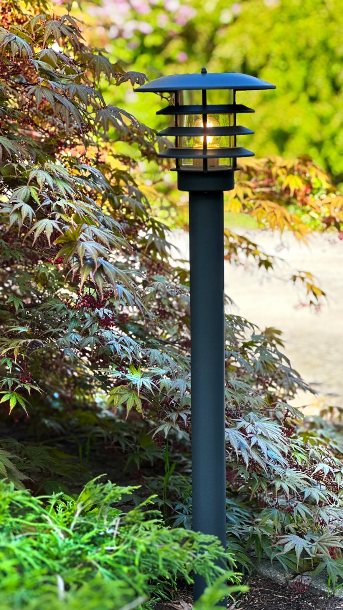 Saturnus Gris oscuro De Lightson - Tambi&eacute;n es un complemento ideal para plantas donde no se desean usar focos de suelo, sino luz desde arriba para crear un &aacute;rea bien iluminada.