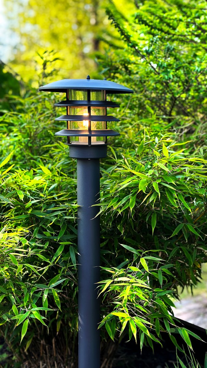 Saturnus Gris oscuro De Lightson - Tambi&eacute;n es un complemento ideal para plantas donde no se desean usar focos de suelo, sino luz desde arriba para crear un &aacute;rea bien iluminada.