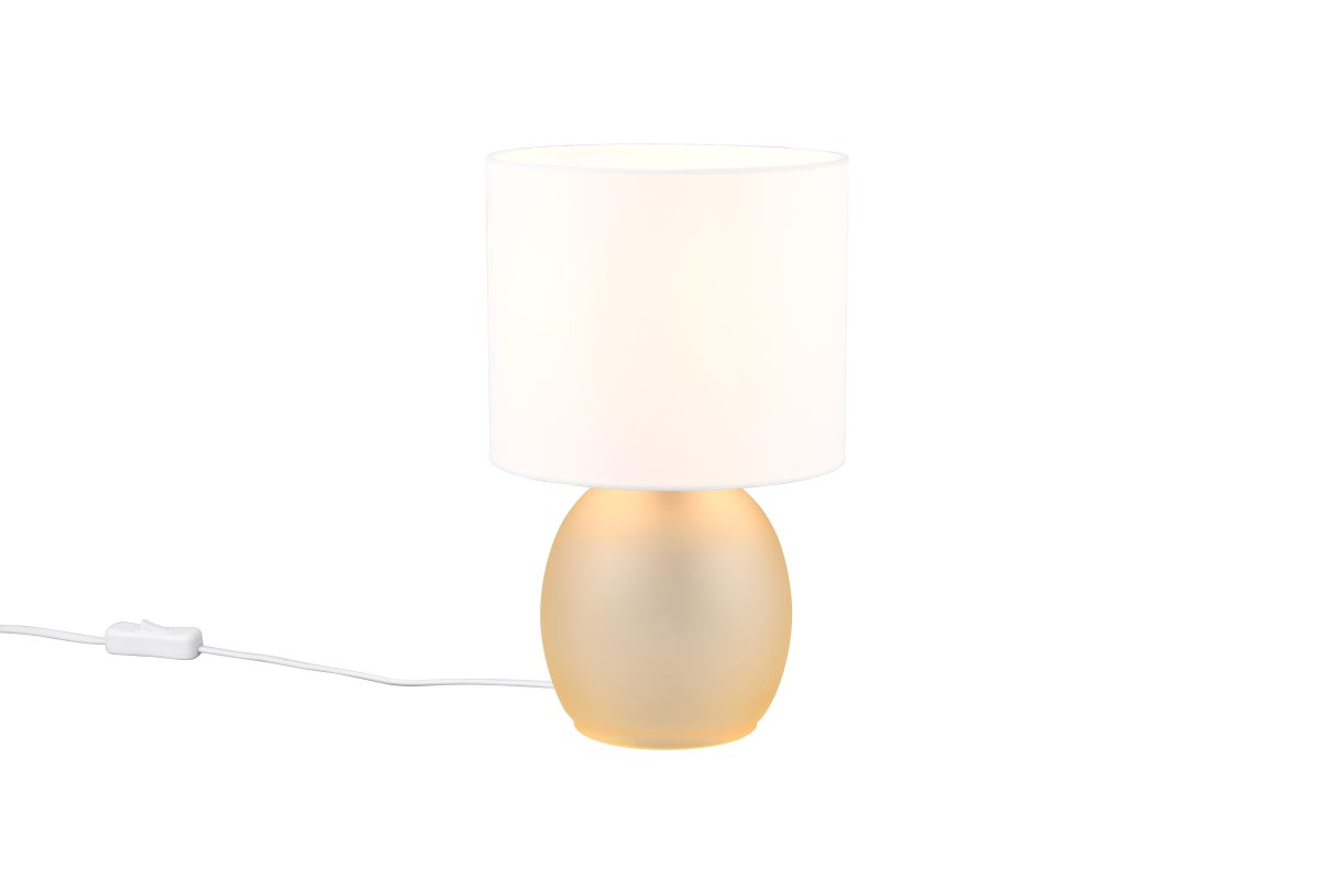 Vela 30cm Ámbar lámpara de mesa De Trio Lighting - La l&aacute;mpara de mesa presenta una elegante pantalla de tela y una base de vidrio redondeada y bien formada, que juntas crean una impresi&oacute;n armoniosa.