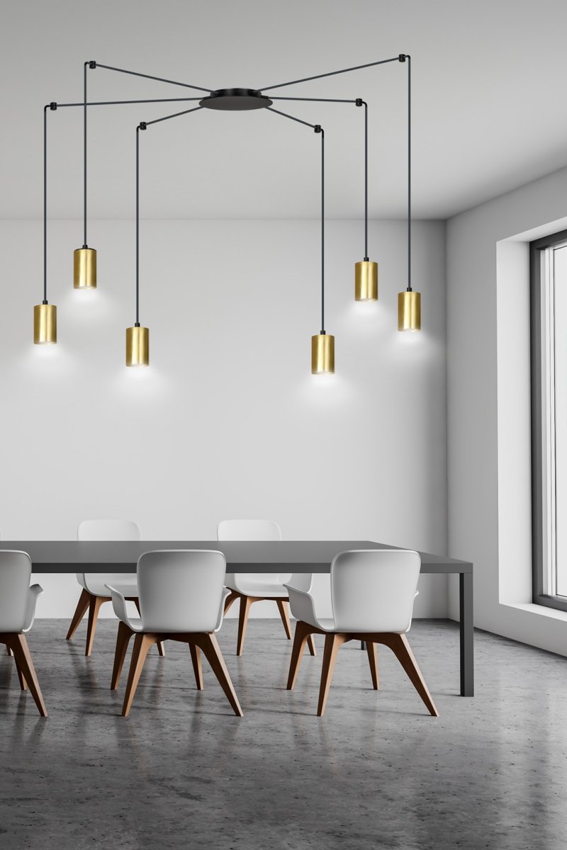 Traker 6 Oro Lámpas de techo De Emibig Lighting - Traker es una lámpara de techo con forma de araña que ofrece múltiples posibilidades gracias a sus largos tubos.