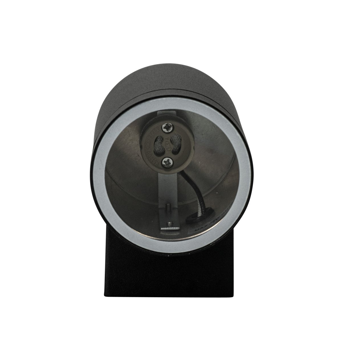 Stege Negro lámpara de exterior De Dyberg Larsen - La lámpara de exterior Stege es la elección perfecta para quienes desean combinar un diseño elegante con funcionalidad.