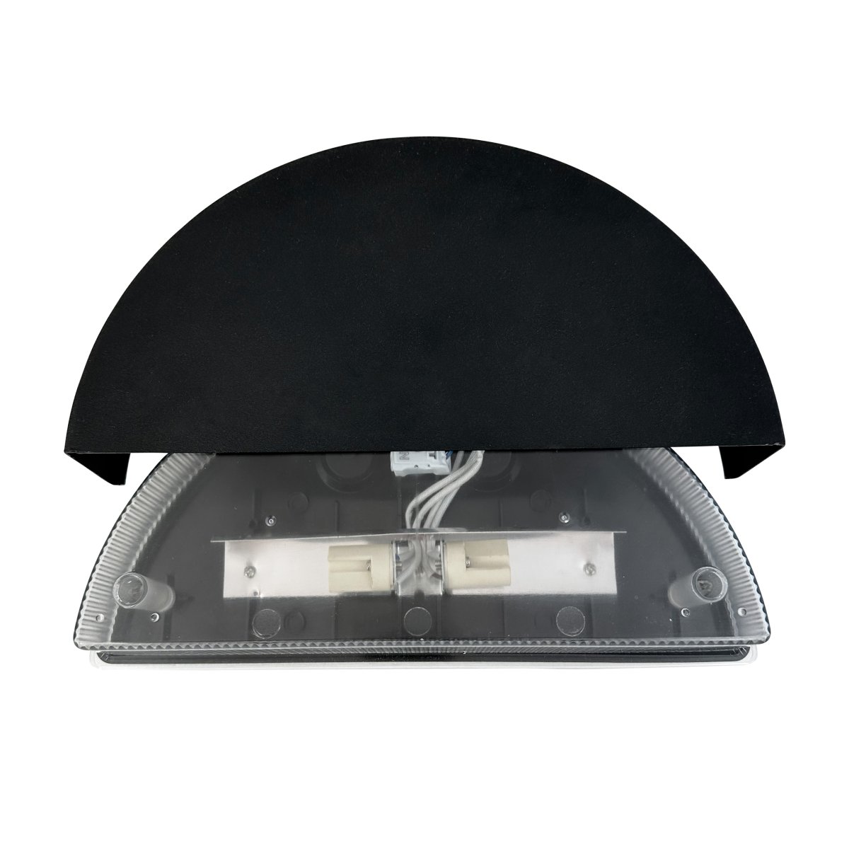 Scott Negro lámpara de exterior De Dyberg Larsen - La lámpara de pared para exterior Scott es un clásico atemporal con una hermosa luz hacia abajo, la iluminación perfecta para entradas, balcones y cocheras.