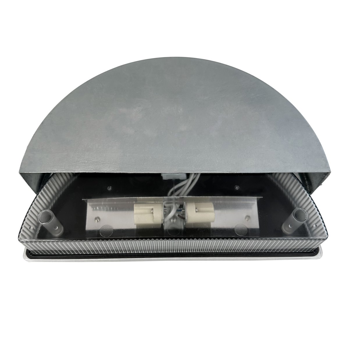 Scott Galvanizado lámpara de exterior De Dyberg Larsen - La lámpara de pared para exterior Scott es un clásico atemporal con una hermosa luz hacia abajo, la iluminación perfecta para entradas, balcones y cocheras.