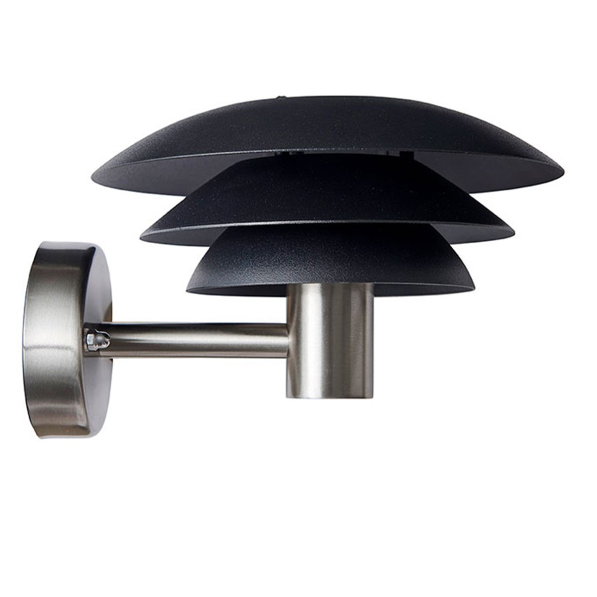 DL20 Acero inoxidable lámpara de exterior De Dyberg Larsen - La lámpara de fachada DL20 de Dyberg Larsen ofrece la iluminación perfecta para su casa.