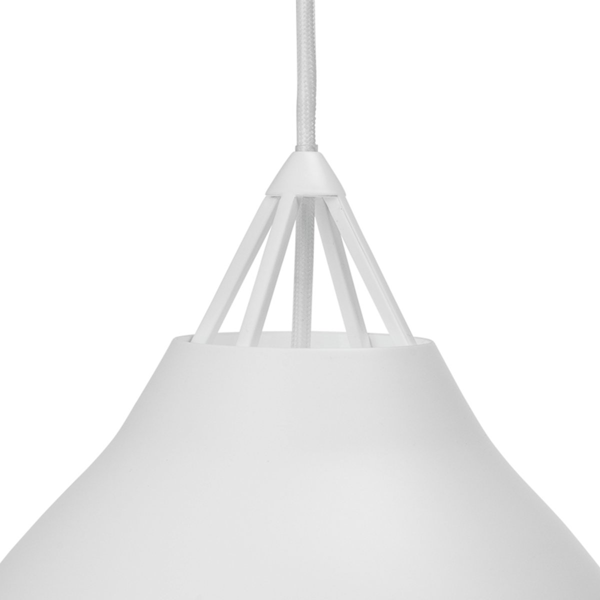 Pyra Ø23 Blanco Lámpas de techo De Dyberg Larsen - Diseñada por Frank Kerdil para Dyberg Larsen, Pyra es una lámpara que mejora tanto la calidad de la luz como el estilo de su hogar.