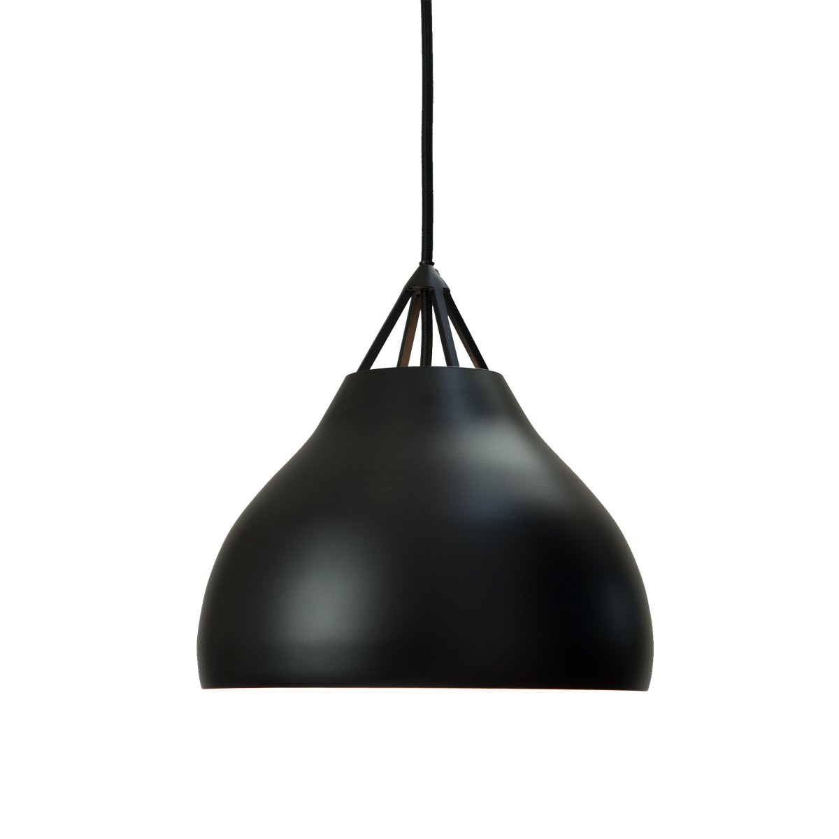 Pyra Ø30 Negro Lámpas de techo De Dyberg Larsen - Dise&ntilde;ada por Frank Kerdil para Dyberg Larsen, Pyra es una l&aacute;mpara que mejora tanto la calidad de la luz como el estilo de su hogar.