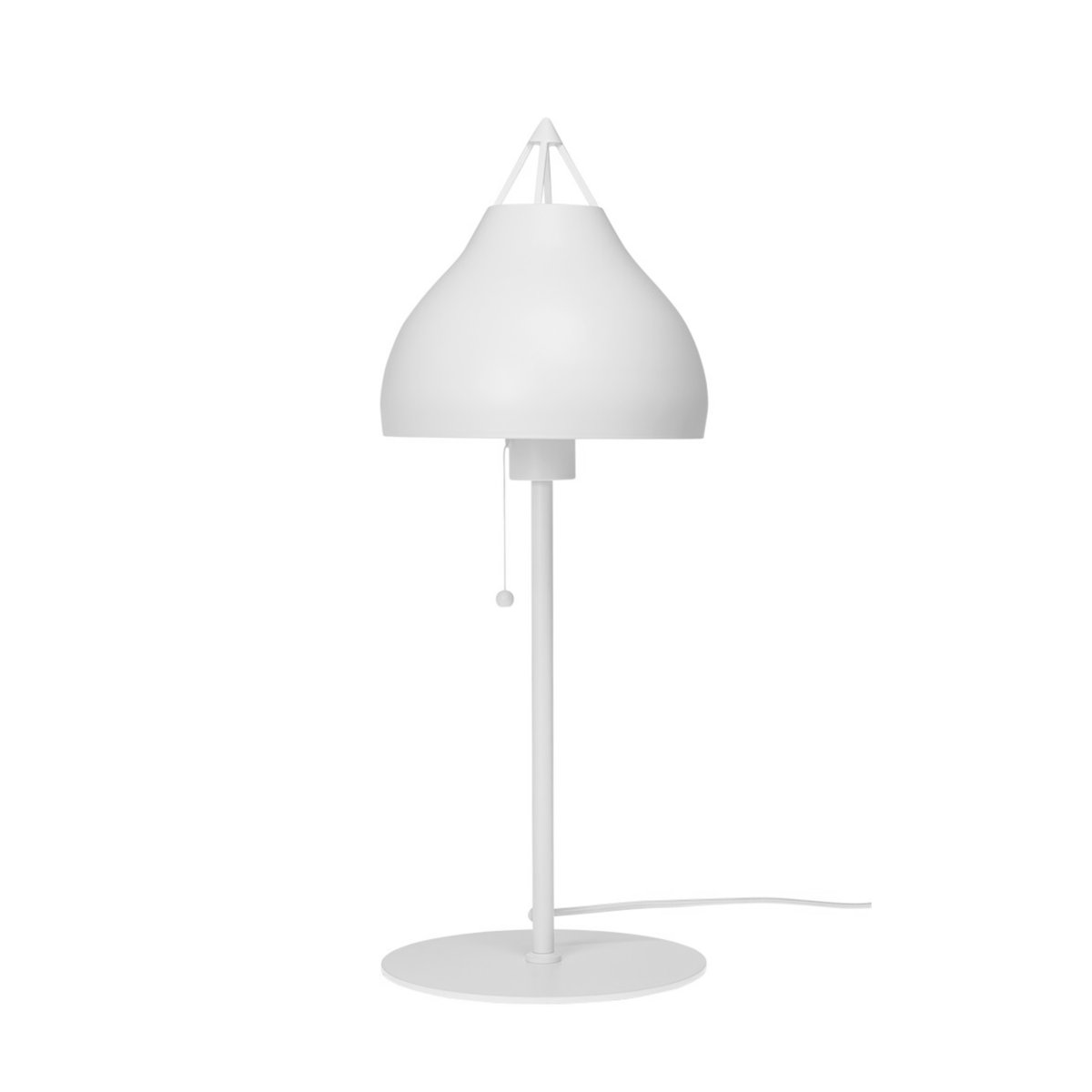 Pyra 60cm Blanco lámpara de mesa De Dyberg Larsen - La lámpara de mesa Pyra en un hermoso blanco mate tiene un estilo nórdico clásico con un diseño grande y elegante que crea una luz atmosférica.