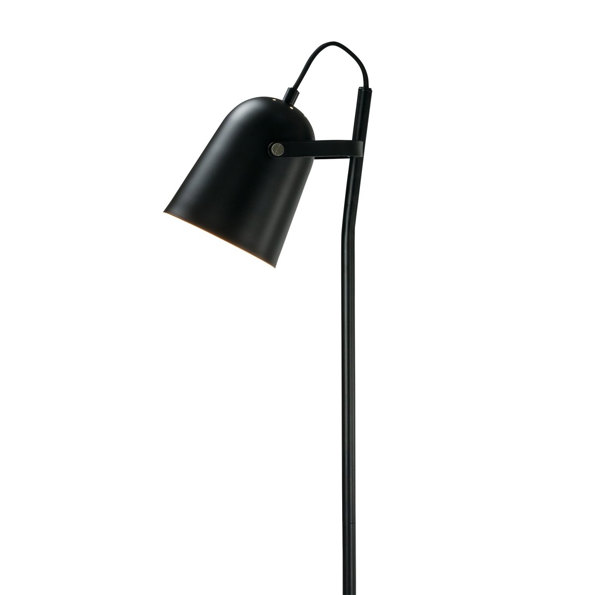 Oslo Negro lámpara de pie De Dyberg Larsen - Con su diseño simple en negro mate y su pantalla ajustable, Oslo crea un agradable punto de luz que encaja perfectamente en la sala de estar, junto al sillón de lectura o en el dormitorio.