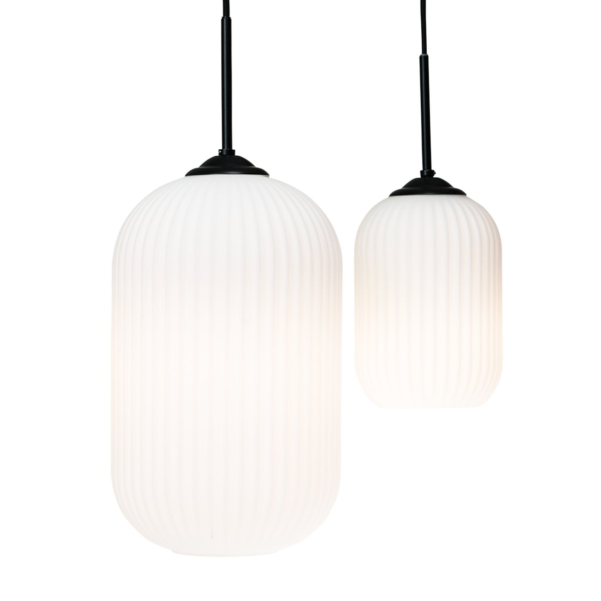 Riflet Ø14 Negro Lámpas de techo De Dyberg Larsen - Tamaño y ajuste perfectos sobre la mesa del comedor, en el pasillo o en la cocina.