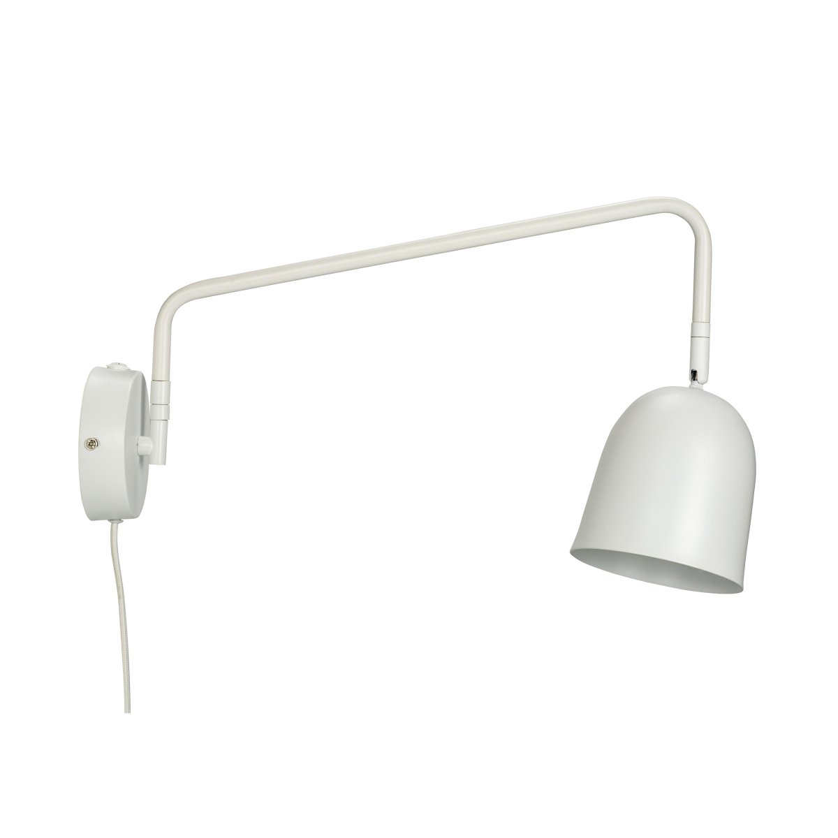 Manchester 45cm Blanco lámpara de pared De Dyberg Larsen - El brazo de la l&aacute;mpara oscila de un lado a otro y se extiende 45 cm desde la pared hasta el punto m&aacute;s alejado de la pantalla.