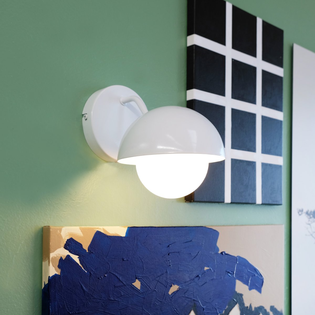 Rose Ø15 Blanco brillante lámpara de pared De Dyberg Larsen - Ya sea que desee iluminar su sala de estar, dormitorio o área de trabajo, la lámpara de pared Rose crea la atmósfera adecuada.