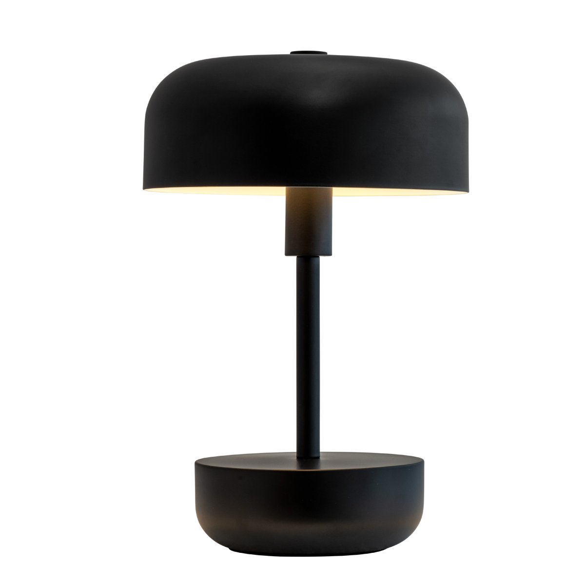 Haipot 25cm Negro portátil De Dyberg Larsen - La lámpara de mesa LED Haipot en color negro, diseñada por Frank Kerdil para Dyberg Larsen, combina el estilo retro y moderno.