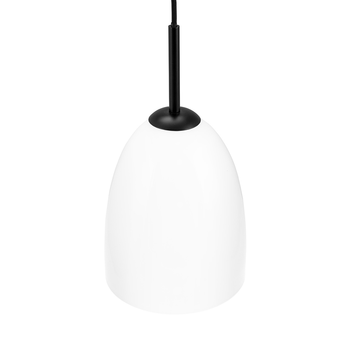 Jazz Ø18 Negro Lámpas de techo De Dyberg Larsen - Recomendamos colocar una luz en un rincón oscuro de su hogar o varias en fila sobre la mesa del comedor para una solución de iluminación elegante.