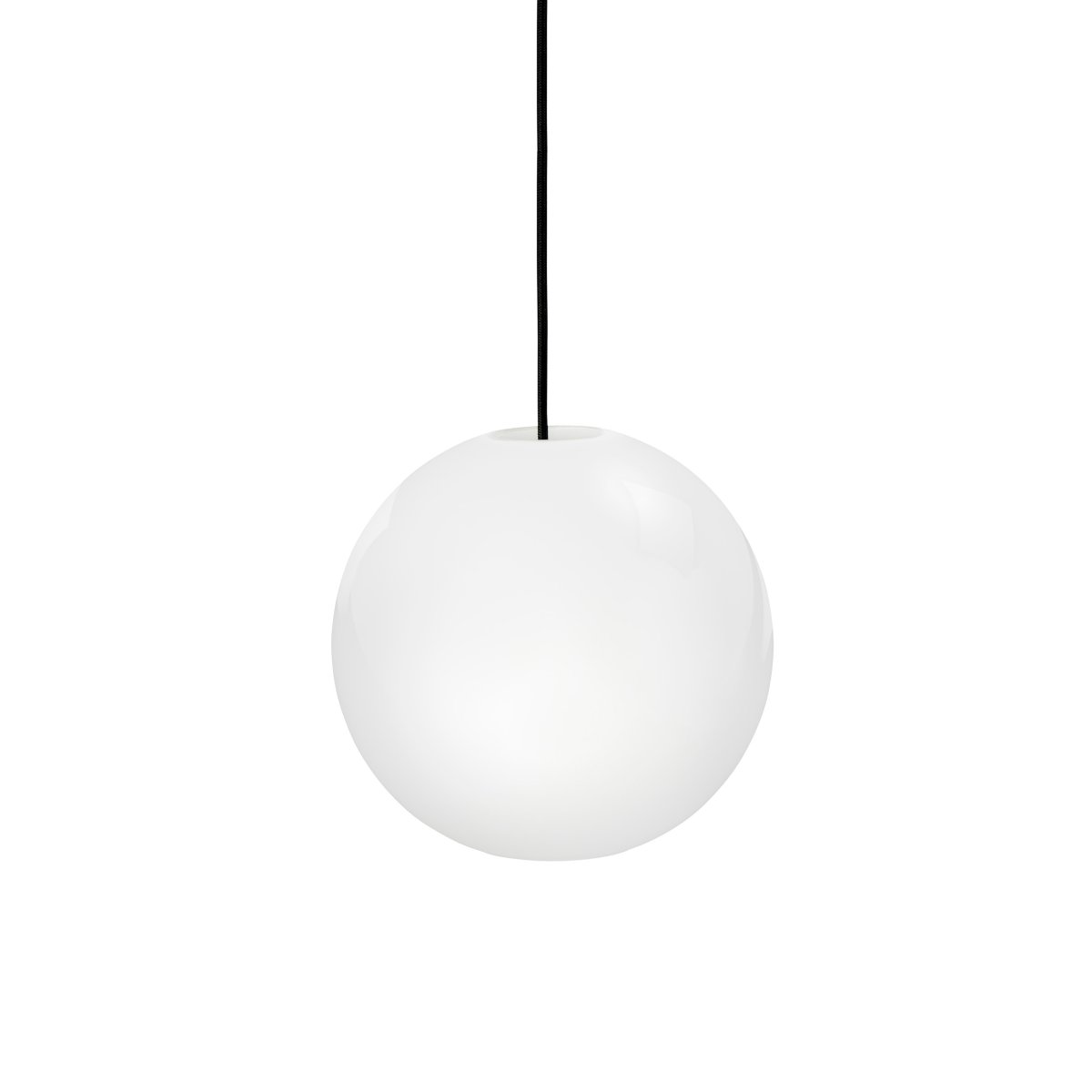 Cafè Ø20 Ópalo Lámpas de techo De Dyberg Larsen - Esto crea una hermosa luz que brilla sobre una mesa, en un rincón, junto a la cama o en un acogedor rincón de lectura.