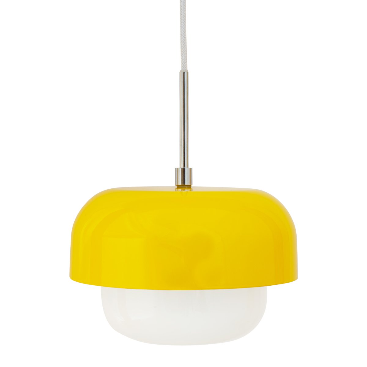 Haipot Ø23 Amarillo Lámpas de techo De Dyberg Larsen - La lámpara Haipot tiene una elegante pantalla de cristal opalino y una pantalla de metal de color amarillo brillante.