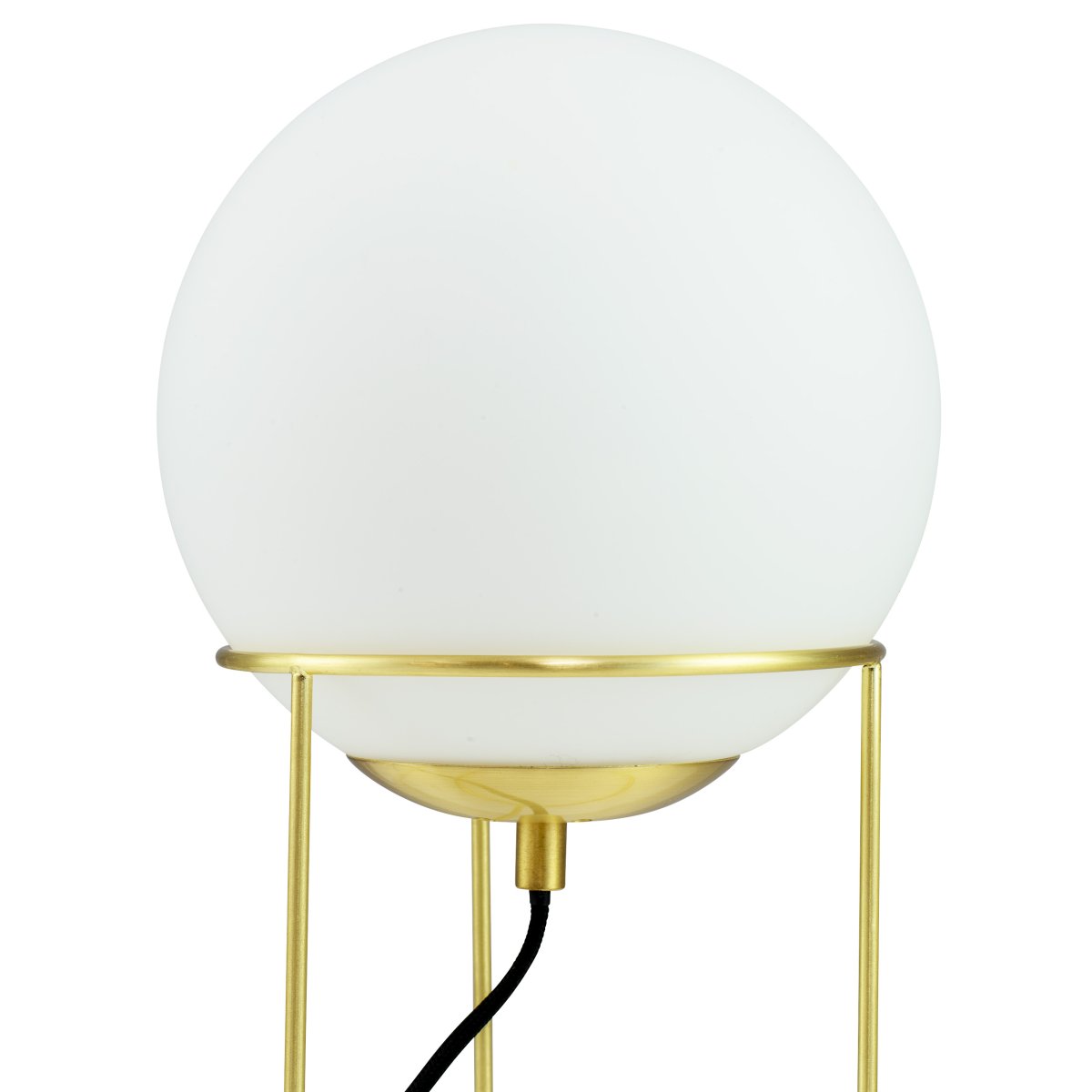 Madrid 34cm Latón lámpara de mesa De Dyberg Larsen - Madrid es una lámpara de mesa moderna que combina elegancia y sencillez con su pantalla redonda de cristal blanco opalino y su elegante marco de latón.